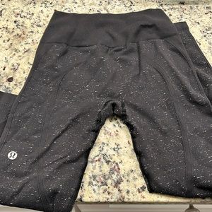 Women’s Lululemon Black leggings.